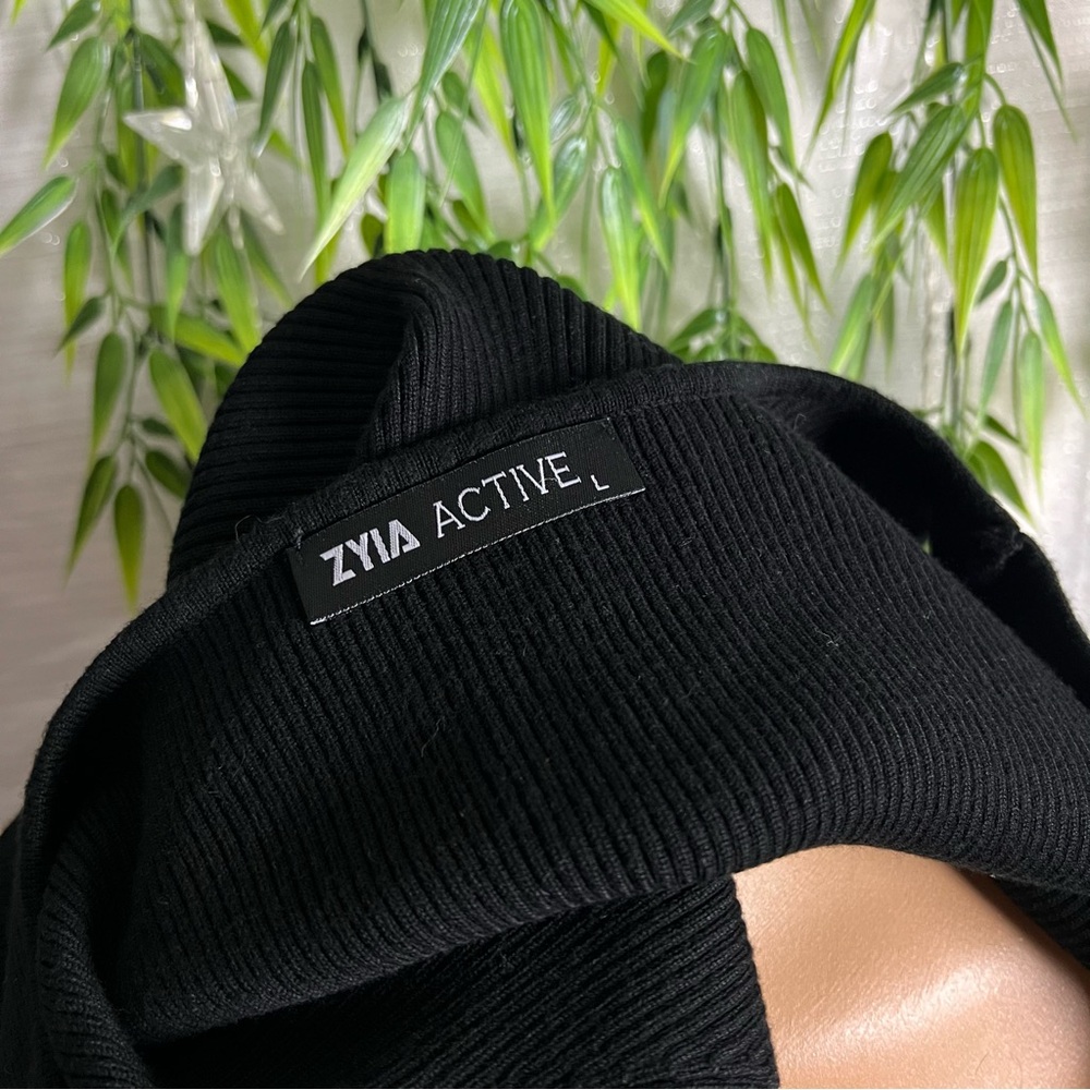ZYIA ACTIVE TOP - Picture 2 of 2